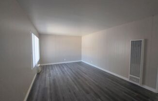 2 beds, 1 bath, $2,195, Unit 18