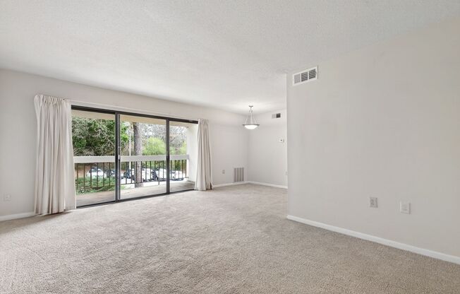 2 beds, 1.5 baths, $1,100, Unit Unit C-305