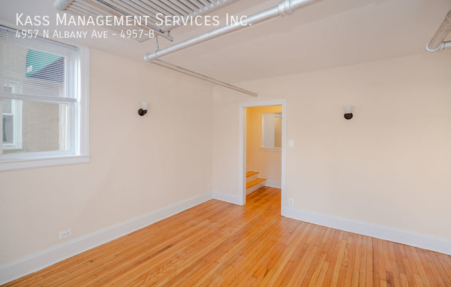 4957 N Albany Ave