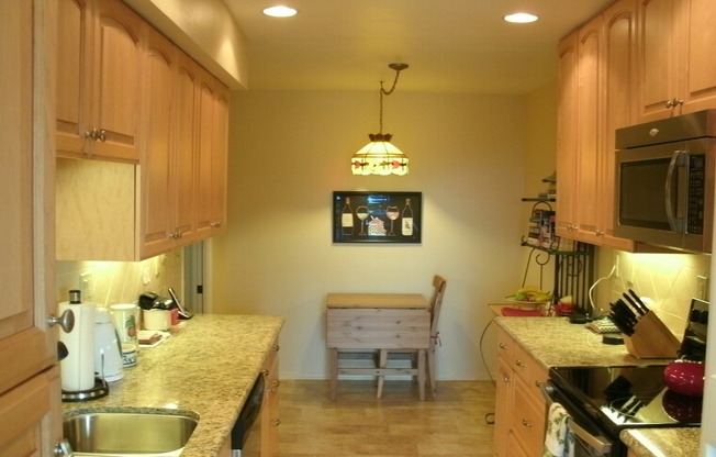 COMING SOON!! Gorgeous condo with Amazing Views!