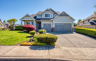 Beautiful 4 Bedroom 2.5 Bath Home in Puyallup