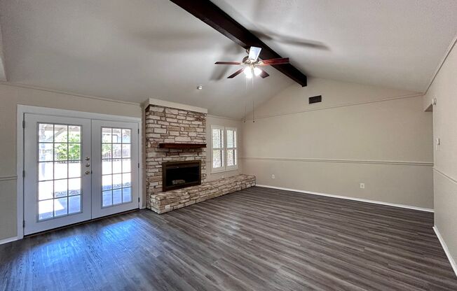 906 Spring Tree St 78681 |3 Bed 2 Bath 2 Car garage  $1795 | 1/2 OFF FIRST MONTH RENT!