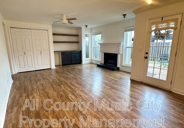 142 SADDLE TREE CT