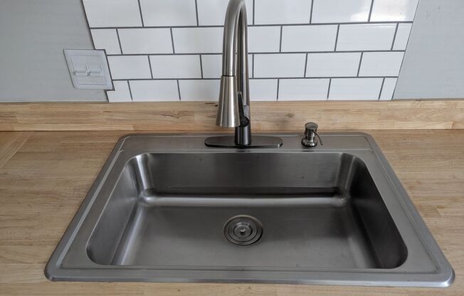 2 beds, 1 bath, 855 sqft, $1,099, Unit 3364-06