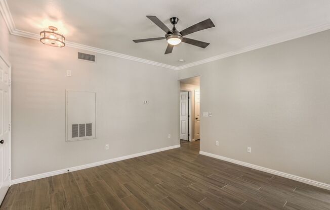 Beautiful Remodeled Condo located on the First floor with 2 bedrooms!