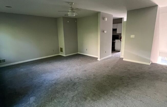 2 beds, 1 bath, 1,580 sqft, $3,149, Unit 12