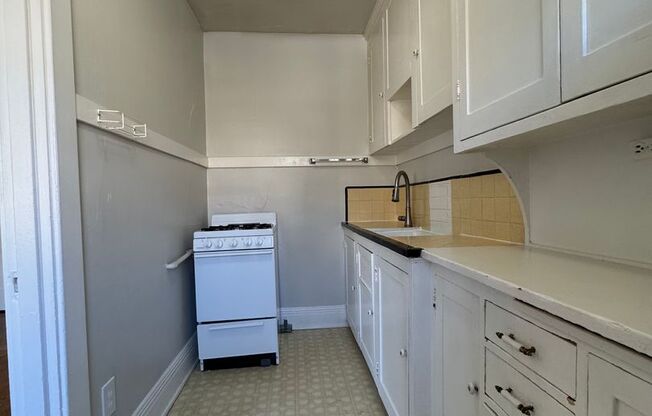 Studio, 1 bath, 360 sqft, $1,395, Unit 102