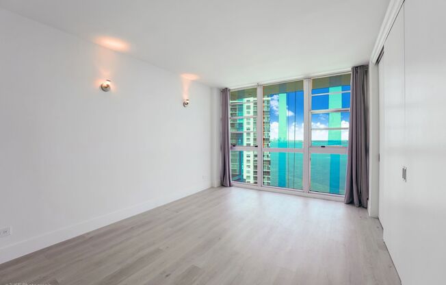2 beds, 2 baths, $4,300, Unit unit 20H