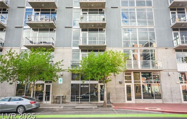 1 bed, 2 baths, $2,977, Unit Juhl Highrise