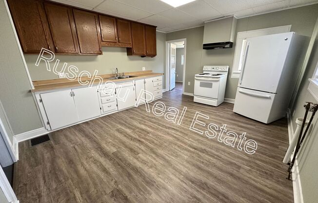 2 beds, 1 bath, $1,045