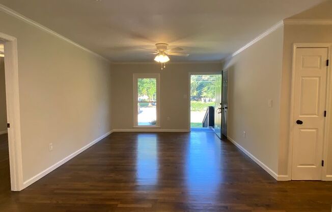 Beautiful 4 bedroom 3 bath house convenient to downtown Athens, GA