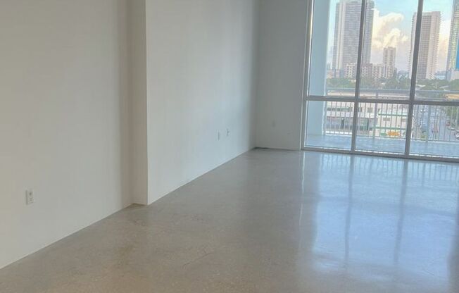 Studio, 1 bath, 962 sqft, $3,150, Unit Unit 605