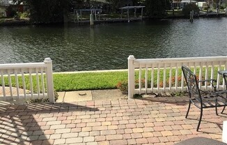 3873 POMPANO DR SE