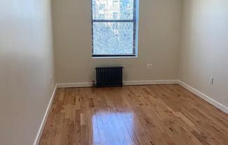 3 beds, 1 bath, $3,300, Unit 3C