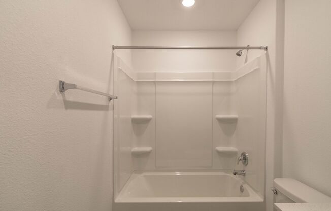 4 beds, 2.5 baths, $1,700
