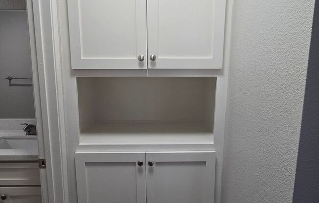 1 bed, 1 bath, 800 sqft, $2,375, Unit 1T