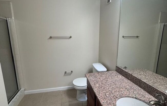 2 beds, 2 baths, $1,700, Unit Unit 5