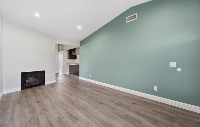 4006-4008 Tricia Way