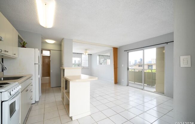 $2,100 / 1br - 423ft2 - Well Maintained 1BR/1BA/1PKG unit in Apt (Honolulu)