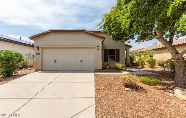 Beautiful 3 bedroom home in Peoria!