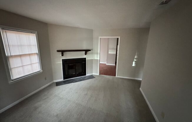 2 beds, 1 bath, $750, Unit 2257