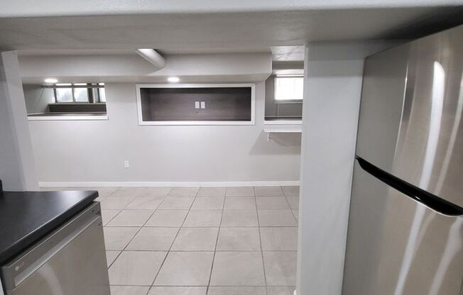 1 bed, 1 bath, $1,000, Unit PM-250-2 Unit B