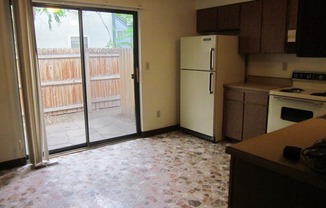 2 beds, 1 bath, 950 sqft, $2,300, Unit D