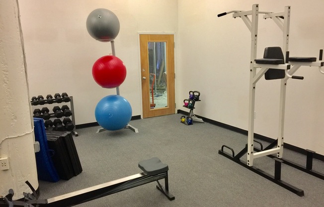 2 beds, 1 bath, 850 sqft, $1,850, Unit 307