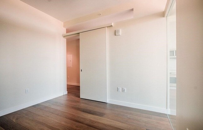 1 bed, 1 bath, 612 sqft, $4,300, Unit 21G
