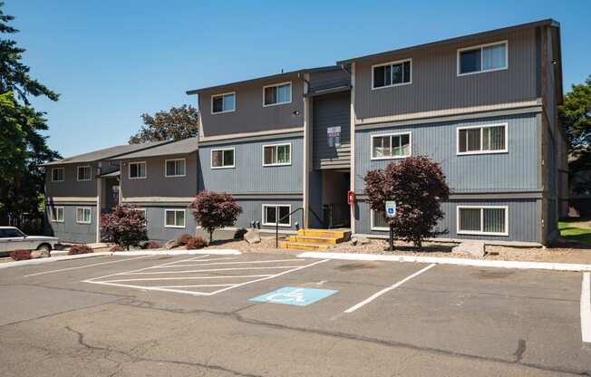 Oak Grove Exterior Three Story