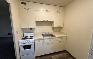 2 beds, 1 bath, 689 sqft, $1,427, Unit 102B