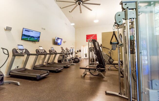 Kent Apartments - Signature Pointe Apartment Homes - Fitness Center