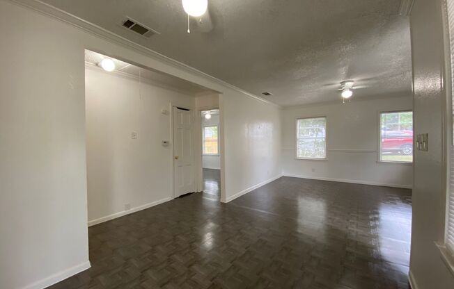 2 beds, 1 bath, $1,295