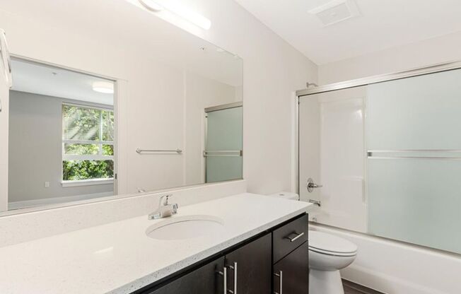 2 beds, 1 bath, 775 sqft, $1,995, Unit 306