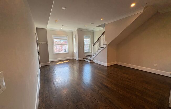 Amazing Top Floor, 2BR, 2BA with Private Rooftop and Garage parking! A Must see!!