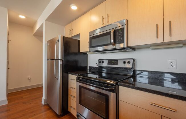 1 bed, 1 bath, 739 sqft, $1,195, Unit Apt #606