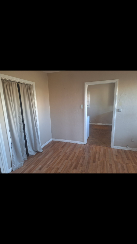 286 E 21 ST
