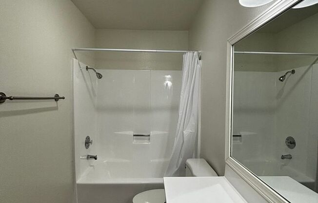 1 bed, 1 bath, 780 sqft, $2,425, Unit 26