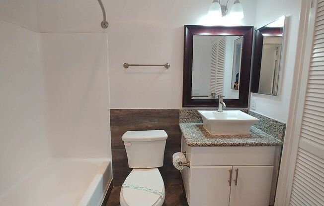 1 bed, 1 bath, 650 sqft, $2,350, Unit 114