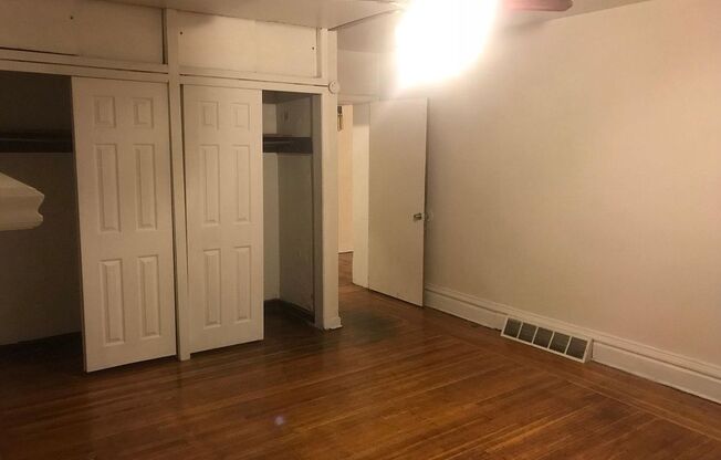 3 beds, 1 bath, $1,295, Unit Apt. 1