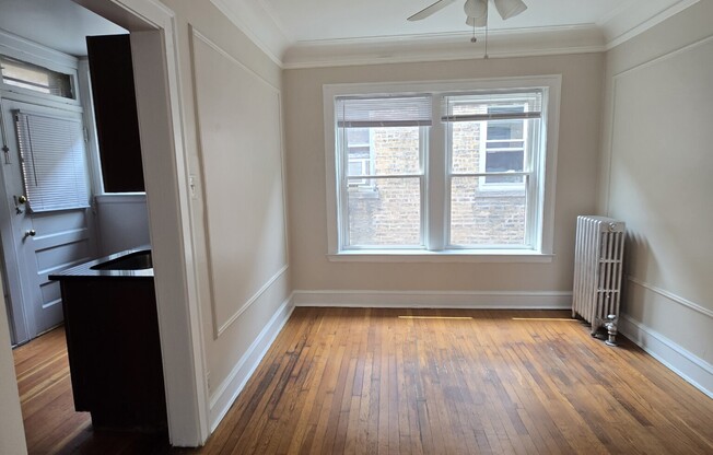 1924 W Morse Ave
