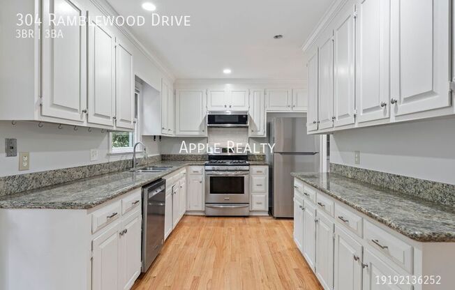 304 RAMBLEWOOD DR