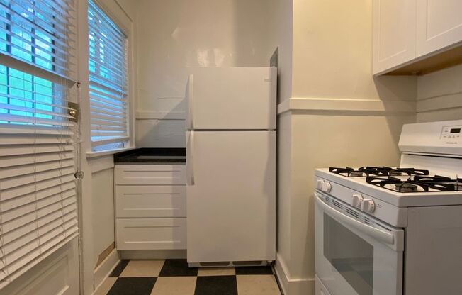 1 bed, 1 bath, 800 sqft, $1,675, Unit 443-8