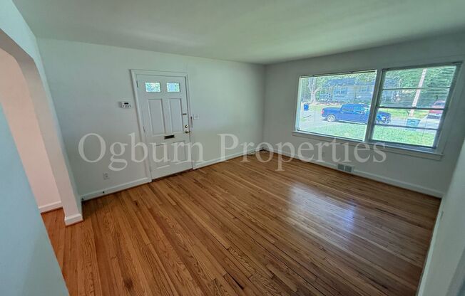 144 Lawndale Dr-3BR/1BA-Country Club Rd. Area HOME!!!