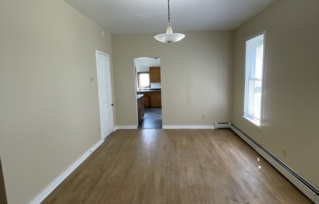 282 PAGE ST E