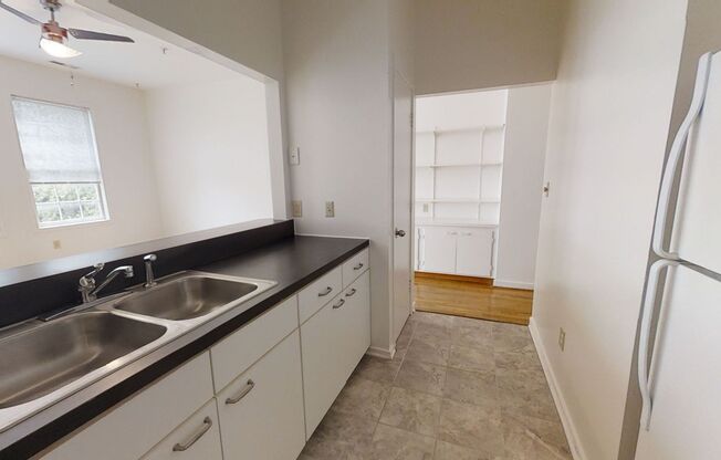 1 bed, 1 bath, 695 sqft, $1,575, Unit Apartment 3