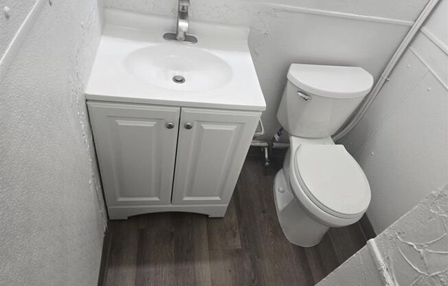 1 bed, 1 bath, $999, Unit #7