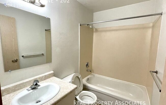 5608 15th Ave NE