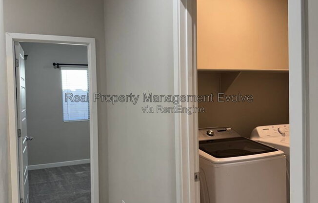 5 beds, 3 baths, 2,033 sqft, $2,990