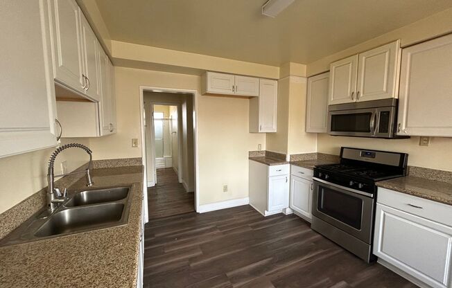 2 beds, 1 bath, 1,000 sqft, $1,699, Unit D